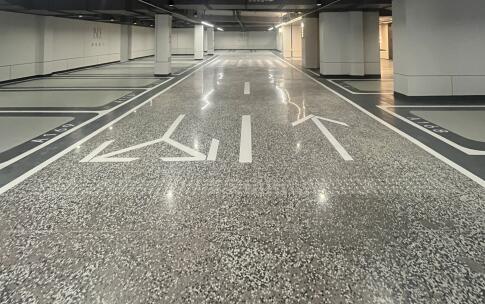 車位重新劃線需不需要清除之前熱熔膠的痕跡? 車位重新劃線需不需要清除之前熱熔膠的痕跡?