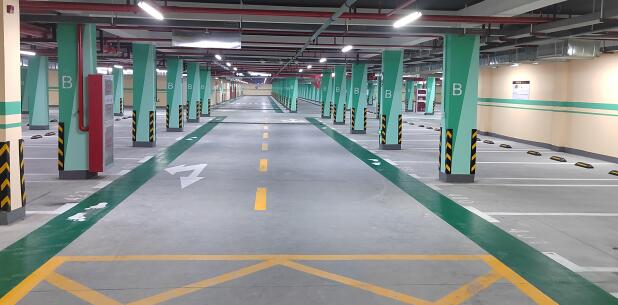 停車位劃線施工噴漆分步指南？從準(zhǔn)備到驗(yàn)收，確保劃線規(guī)范耐用